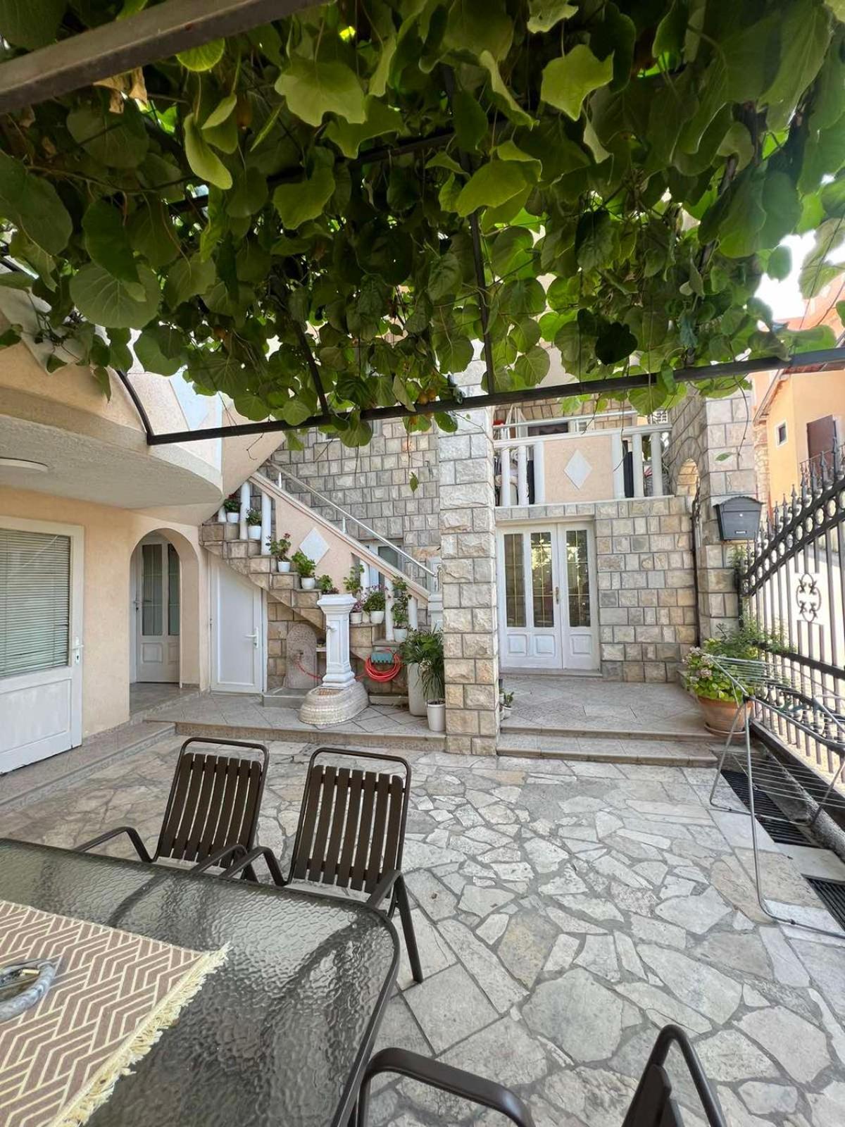 Apartments Moracanin Sutomore Exterior photo