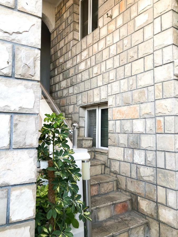 Apartments Moracanin Sutomore Exterior photo